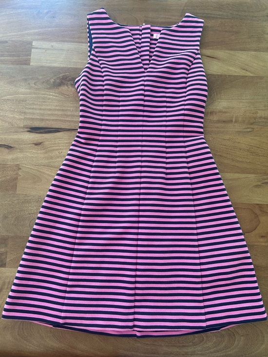 Lilly Pulitzer Dresses & Skirts - Lilly Pulitzer Pink & Navy Striped Sleeveless Dress w/ V-Notch Neck - Size XS
